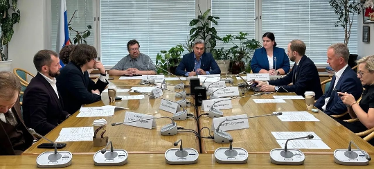 В Госдуме обсудили переход школ на российское ПО